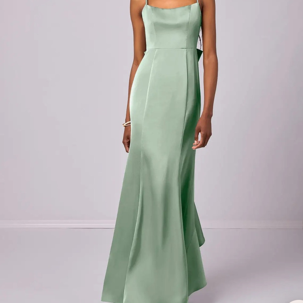 Barbie™ Dress Stretch
Agave Mermaid Bow Stretch Satin Dress Agave